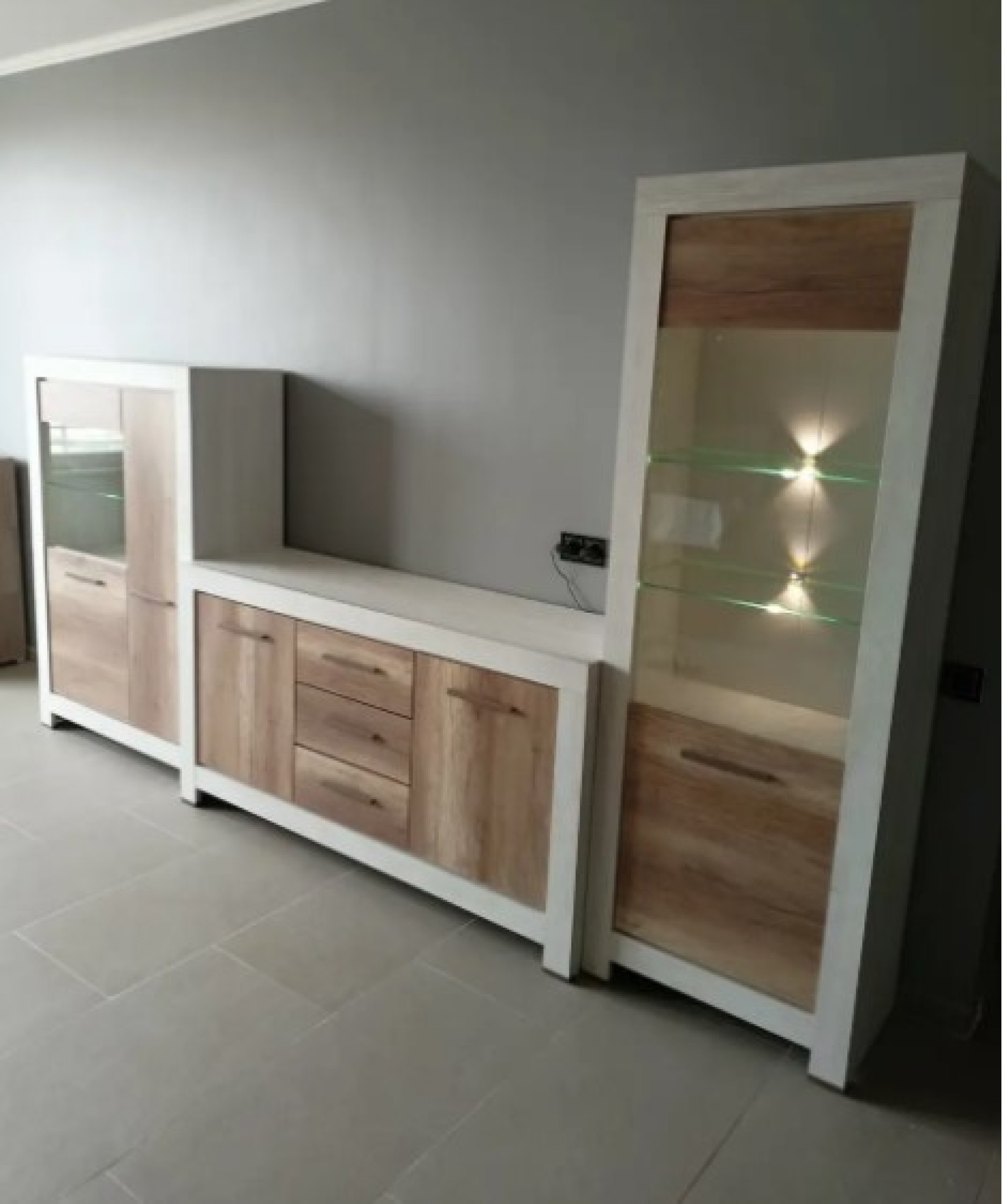 Витрина REG 1D1W Белен Сосна каньон/Дуб корабельный Gerbor