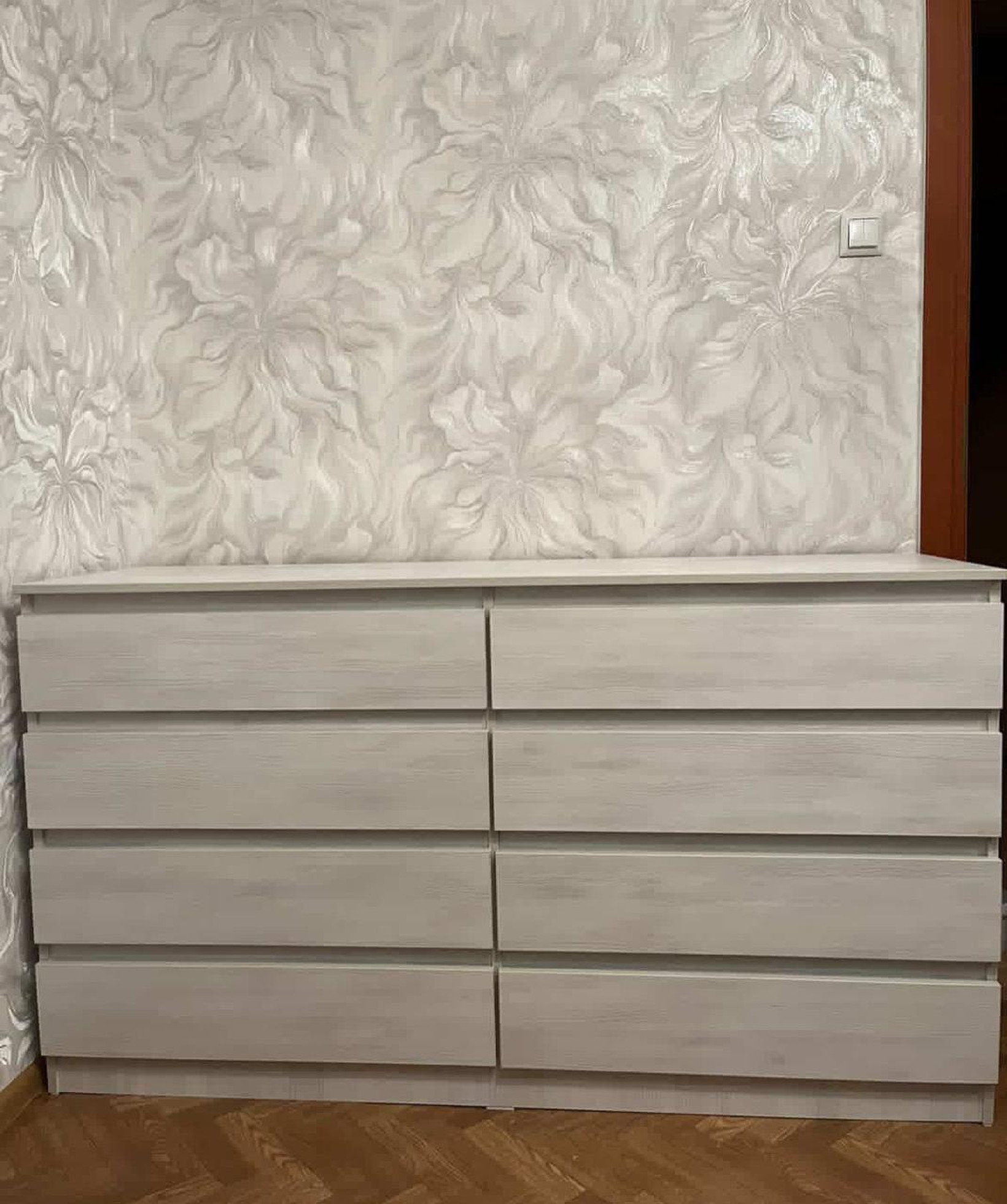 Комод Лайт 8 с 8 ящиками Белое дерево 160*45*90 